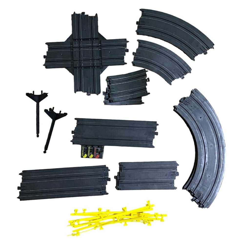 Hot‎ Wheels Disney Pixar Toy Story 2 Chase N Crash Replacement Track Lot